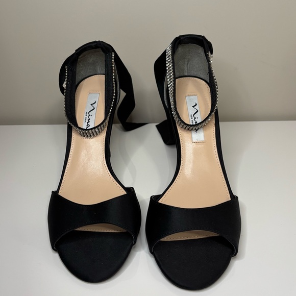 Nina Vinnie Rhinestone Evening Dress Black Satin Heels - Picture 2 of 8